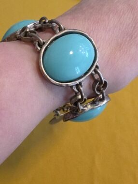 Vintage Turquoise-Like Lucite Cabochon Link Metal Bracelet-Nice Costume Jewelry